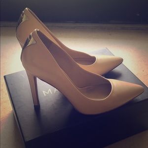 Guess by marciano nude pumps